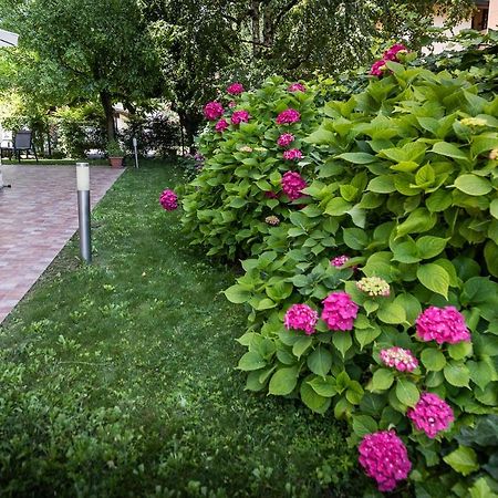 Verona Suites Экстерьер фото